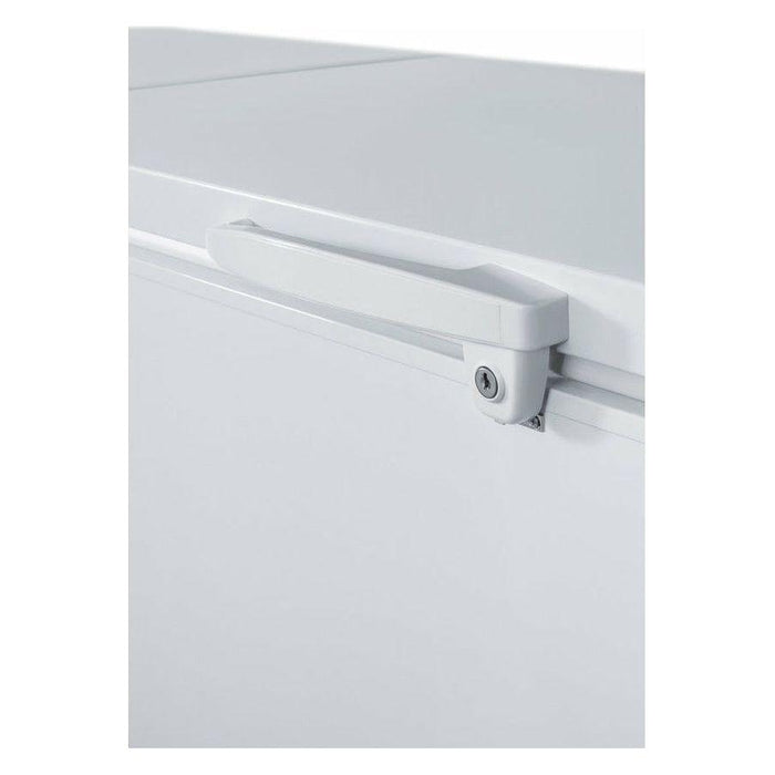 Summit 91 in. Chest Freezer with 26.66 cu. ft. Capacity, Manual Defrost Operation, Door Lock, One Piece Interior Liner - SCFM252WH